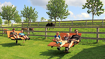 Familienurlaub im Frühling auf dem Bauernhof